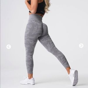 Gray camo seamless nvgtn leggings